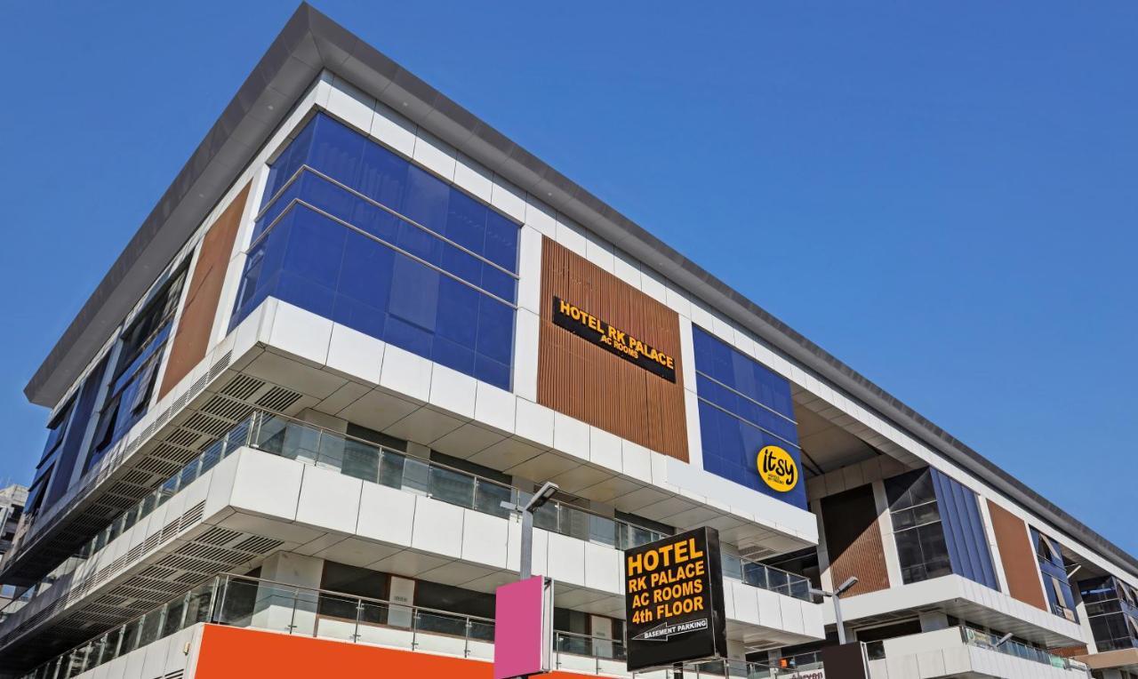 Itsy Hotels Rk Palace Vadodara Eksteriør billede