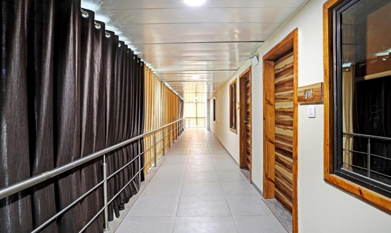 Itsy Hotels Rk Palace Vadodara Eksteriør billede