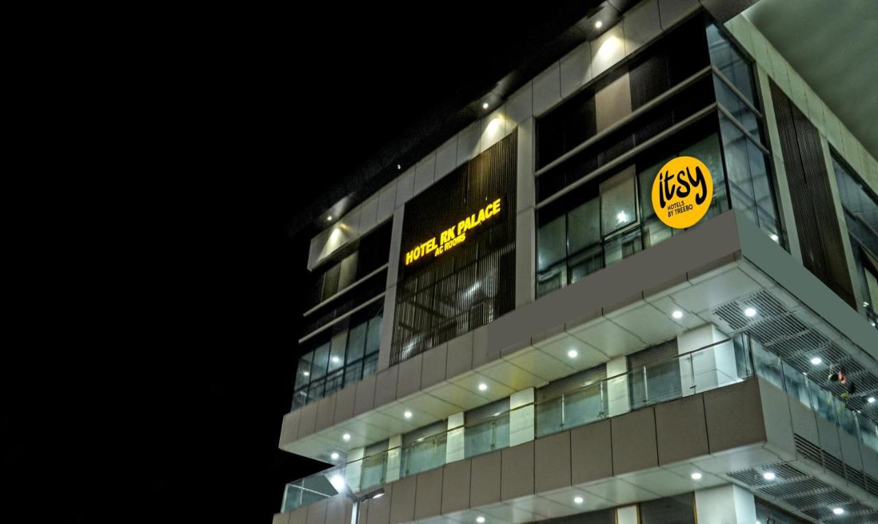 Itsy Hotels Rk Palace Vadodara Eksteriør billede
